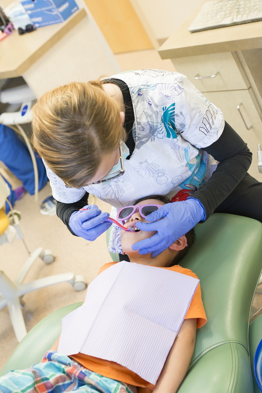 image of toddler at the dentist